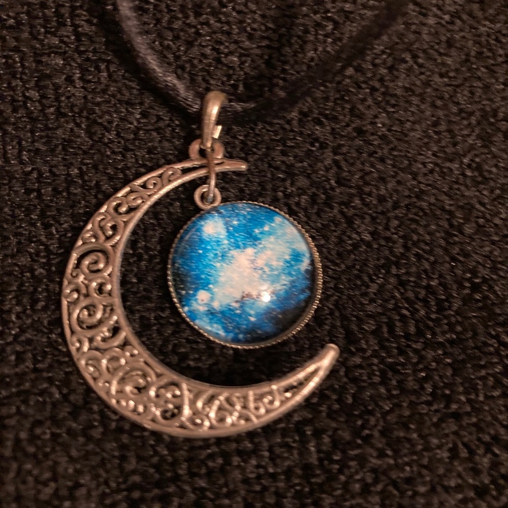 🌙 Crescent Moon w/blue galaxy dangle charm necklace. 🎃Perfect for Halloween👻 - Picture 2 of 9
